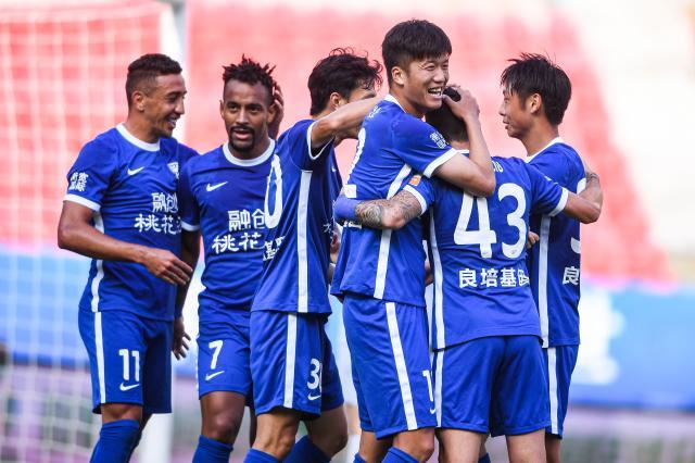 直播频道-复制恒大？三镇淡看领骑衫 将帅齐声：牢记脚踏实地