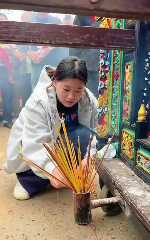 LOL赛事数据-全红婵回乡过元宵明显发福！妈妈发言笑出大白牙，别墅进度更新了|跳水|奥运跳水|跳台|女子|冠军_新浪体育_新浪新闻